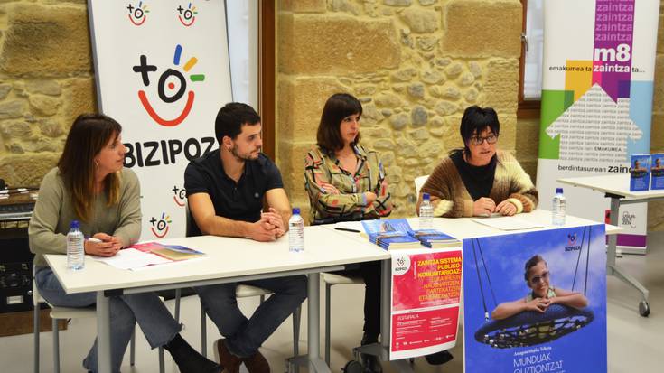 'Munduak guztiontzat beharko luke, baina ez da' liburua aurkeztu du Bizipoza elkarteak