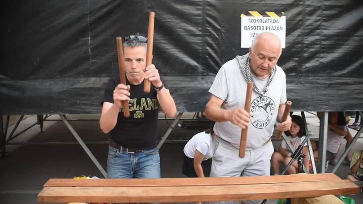 Tomax Arruti eta Juan Luis Yeregi txalapartariak