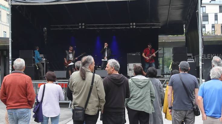 Stereo Rock taldea enzutera joan dira festazaleak
