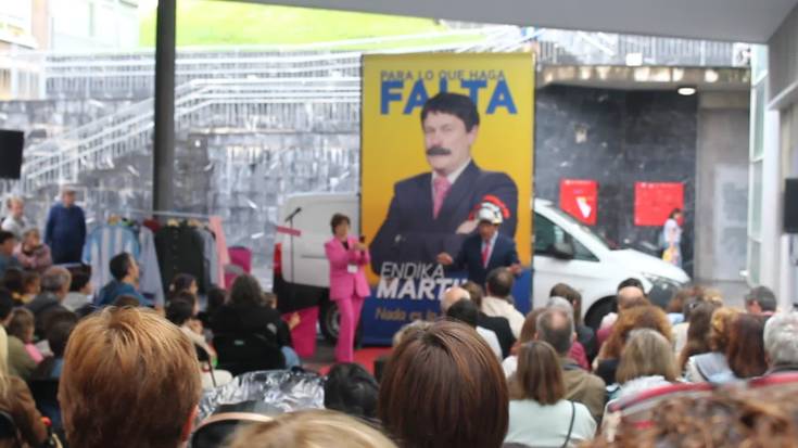 'Por hacer un favor' antzezlana aurrera eraman du Trapu Zaharrak taldeak
